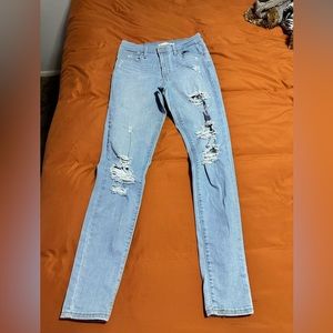 Levis 720 High Rise Super Skinny Jeans size 28